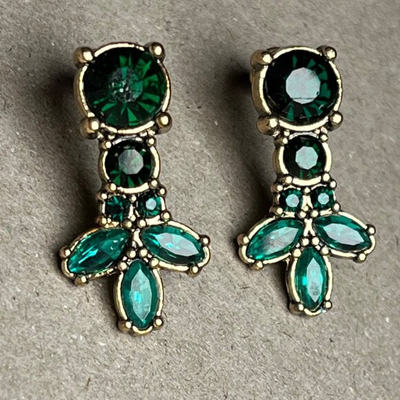 Vintage-Inspired Emerald Green & Gold Dangle Earrings - Picture 1 of 3